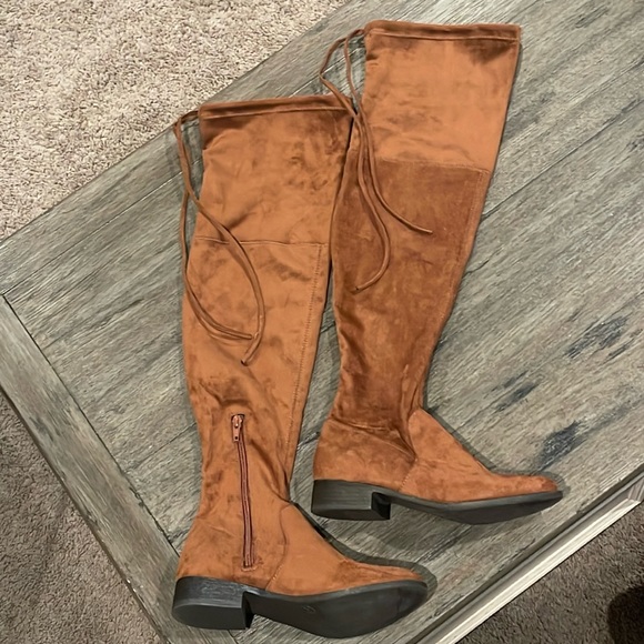 Sidney Thigh High Boot - Picture 4 of 6